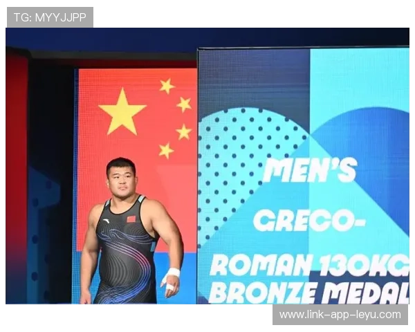 摔跤队加强控场能力训练，运动员状态整体提升