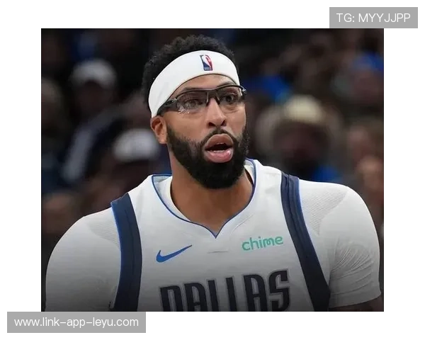 戴维斯或成大交易筹码？体育圈的风云变幻在这里一览无遗