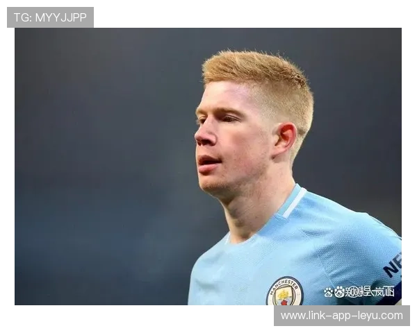 曼城门前混战，德布劳内补射中柱入网得分